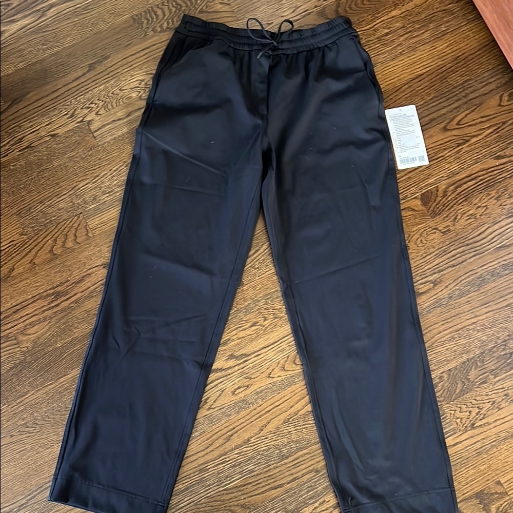 Lululemon straight-leg luxtreme pant regular - M